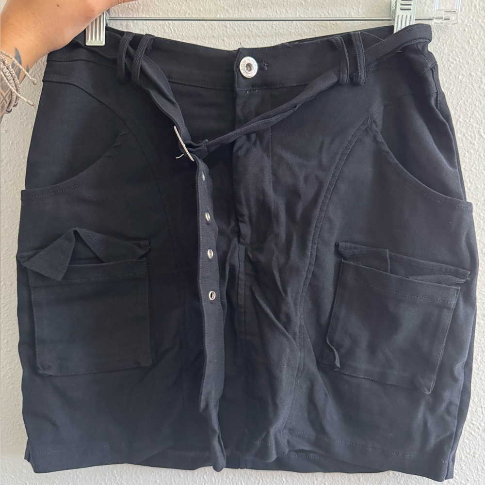 SHEIN Black Midi Skirt with Pockets